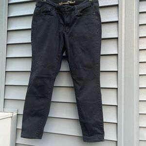 Universal Thread Jeans